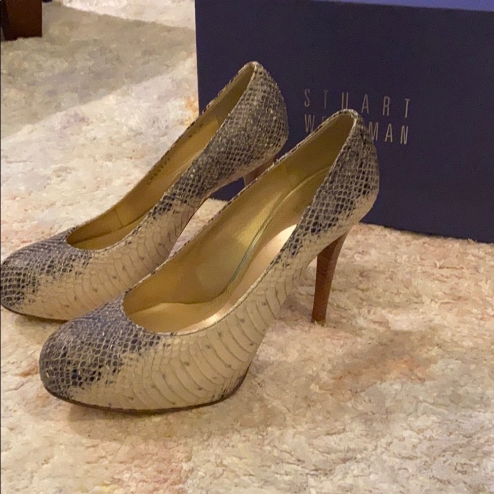 🎉Host Pick!🎉 NWT Stuart Weitzman Snakeskin Platform Heels